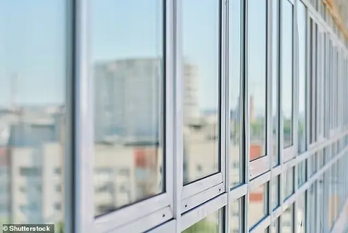 Cửa sổ thông minh có thể thay đổi nhiệt độ theo mùa