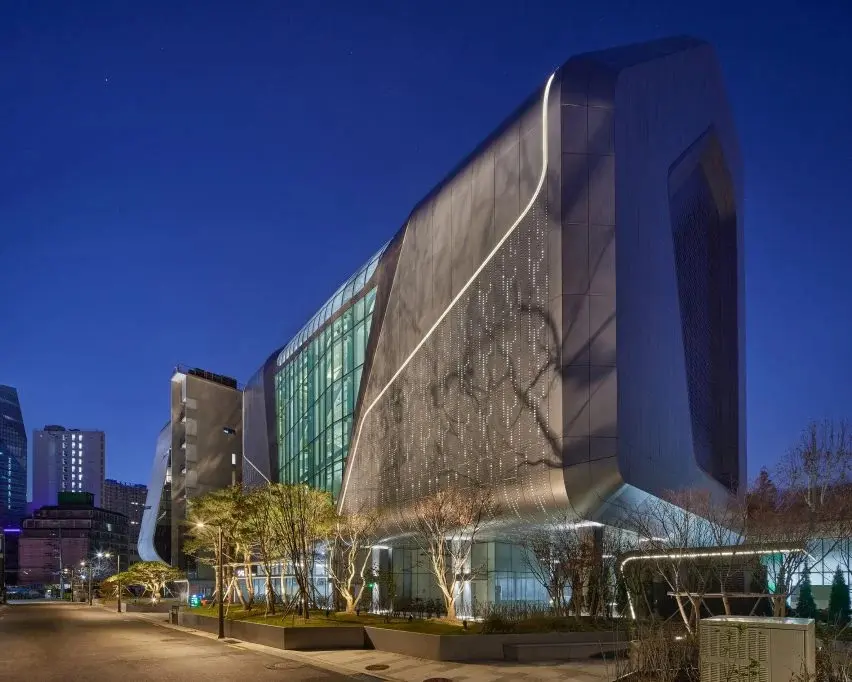 Trụ sở YG Entertainment – Chiếc loa giữa đô thị