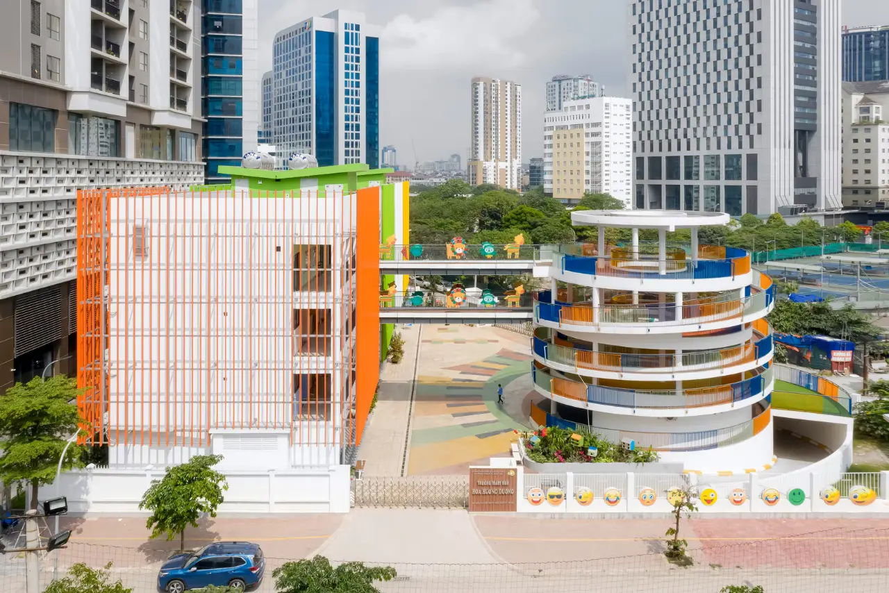 Liên doanh Sunjin Vietnam lồng ghép sắc màu và vận động vào Sunflower Kindergarten