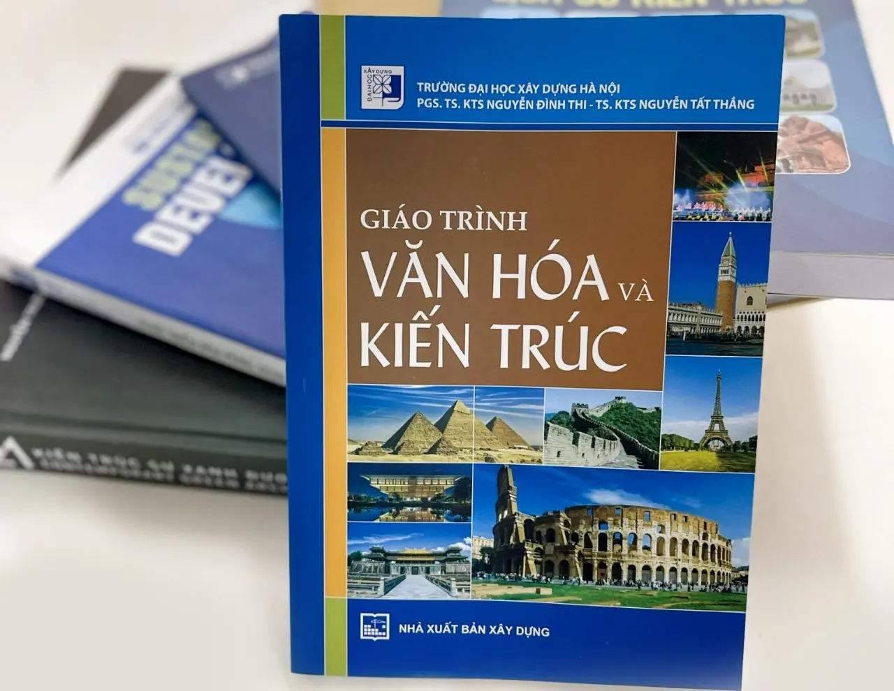 Giáo trình Văn hóa và Kiến trúc