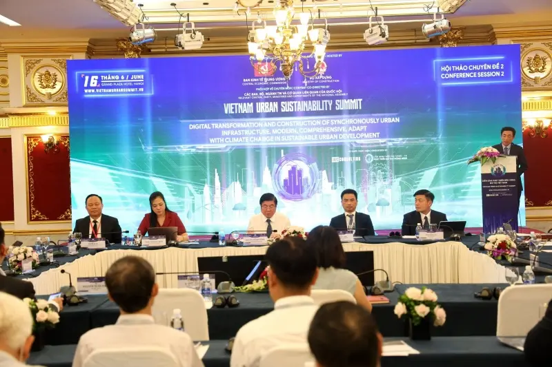 Chuyển đổi số và xây dựng hạ tầng đô thị đồng bộ, hiện đại, thích ứng với biến đổi khí hậu