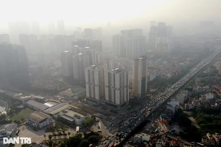 Thanh tra đường “nhồi” cao ốc Lê Văn Lương – Tố Hữu, lộ đầy rẫy vi phạm