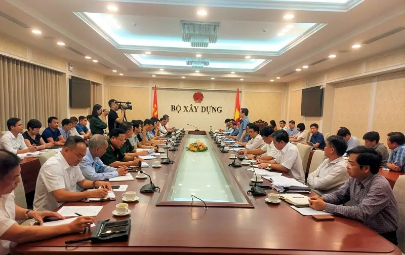 Bộ Xây dựng bàn cách gỡ khó cho các nhà thầu xây dựng