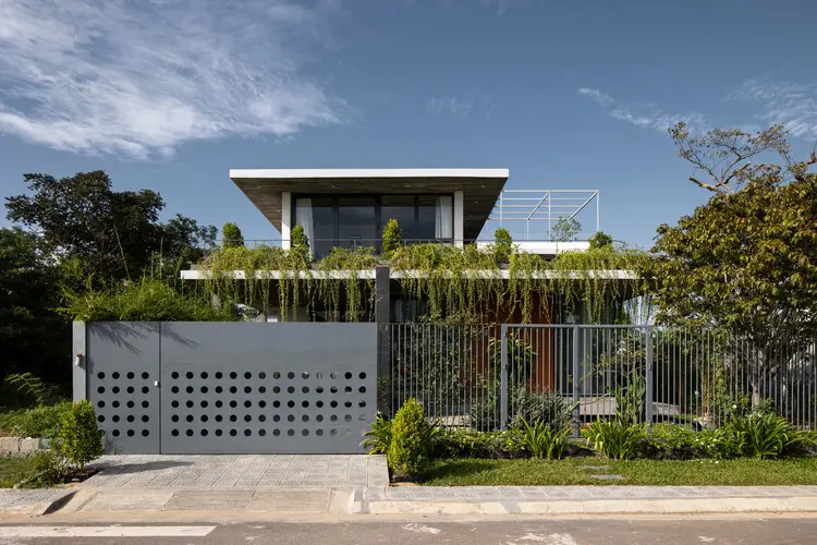 TA House