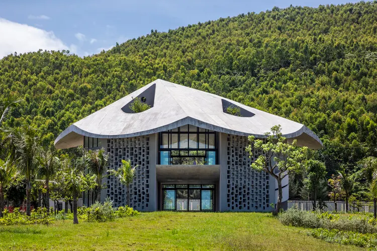 Tòa nhà Kính vạn hoa