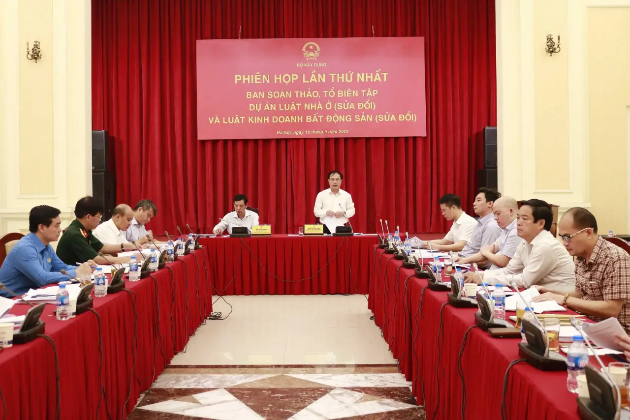 Họp Ban soạn thảo, Tổ biên tập Dự án Luật Nhà ở (sửa đổi) và Luật Kinh doanh bất động sản (sửa đổi)