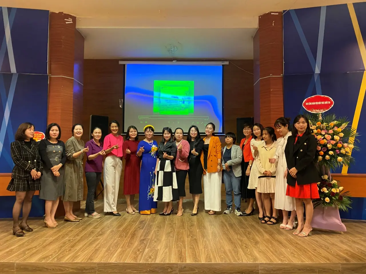 Sôi nổi cuộc thi ảnh “Nét đẹp Phụ nữ Viar”