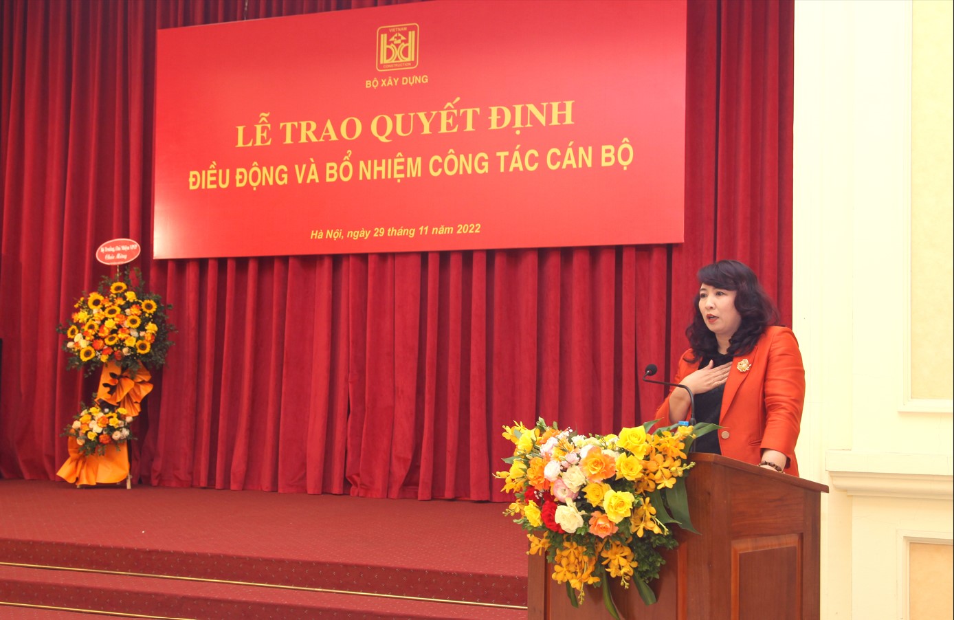 Bà Mai Thị Liên Hương – Tân Viện trưởng Viện Kiến trúc quốc gia phát biểu tại buổi lễ
