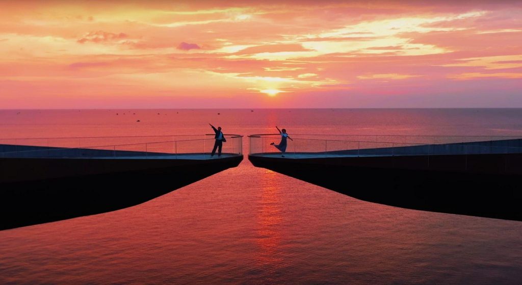 Huyền thoại 911 chọn cây cầu siêu đẹp ở Việt Nam để quay MV “I do”