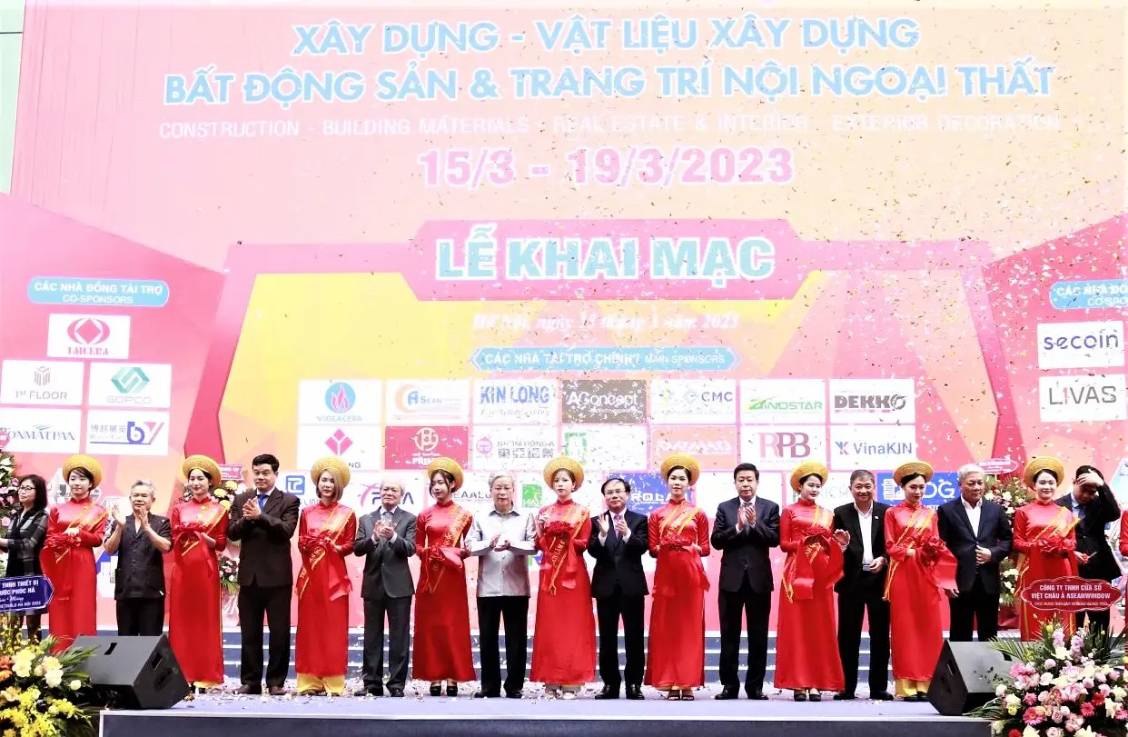 Gần 1.500 gian hàng quy tụ Triển lãm Quốc tế Vietbuild Hà Nội 2023 lần thứ nhất