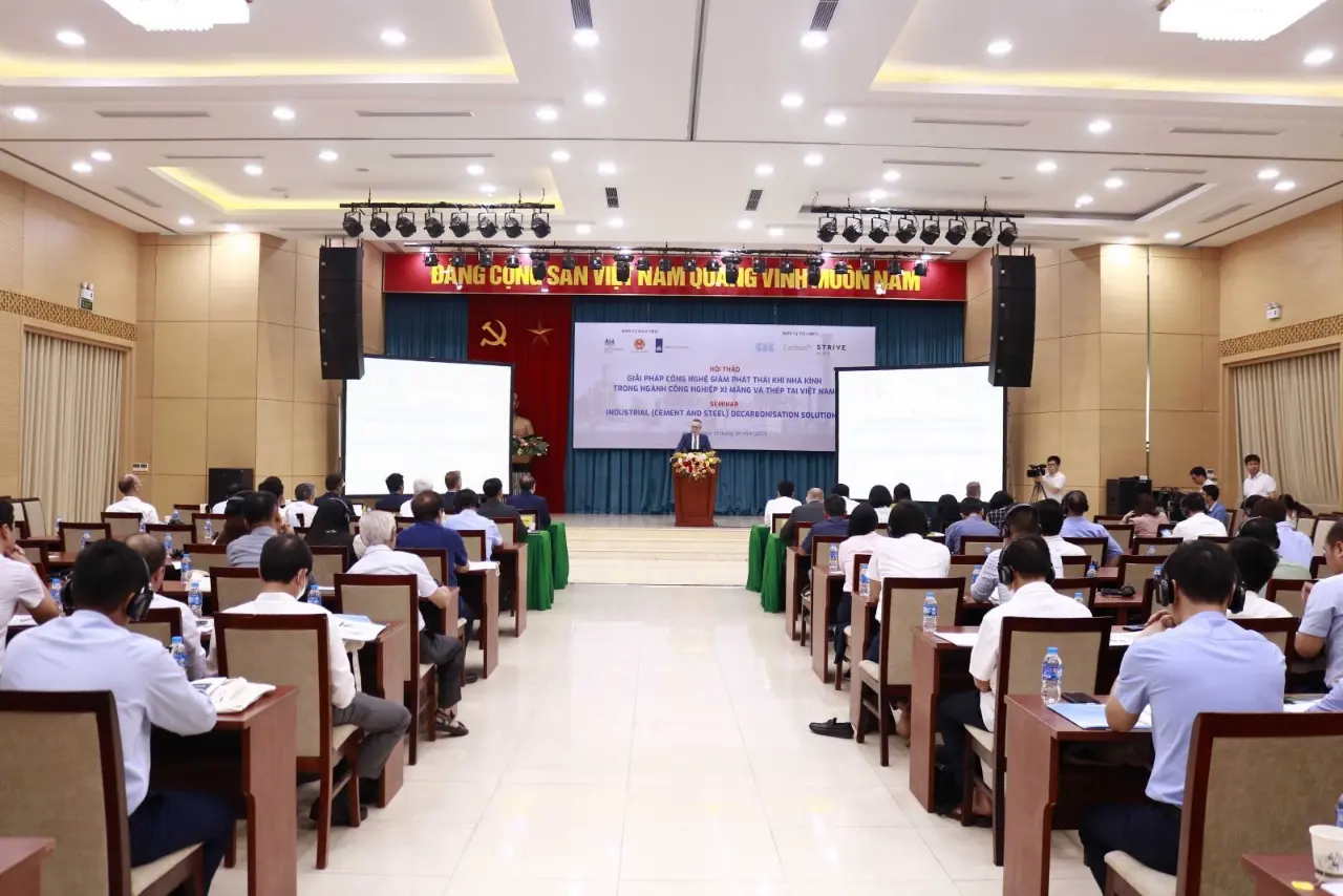 Giải pháp công nghệ giảm phát thải khí nhà kính trong ngành công nghiệp xi măng và thép tại Việt Nam