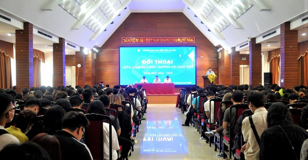 Trường Đại học Kiến trúc Hà Nội đối thoại trực tiếp với hơn 600 sinh viên