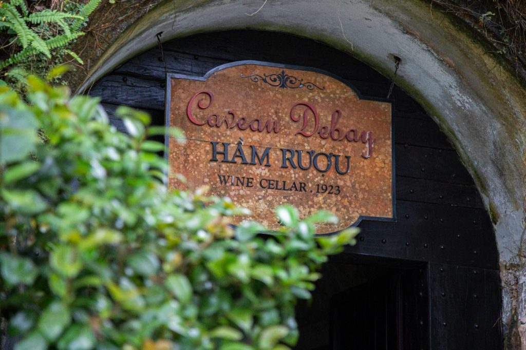 Bật mí những chuyện ly kỳ về hầm rượu 100 tuổi của Bà Nà Hills