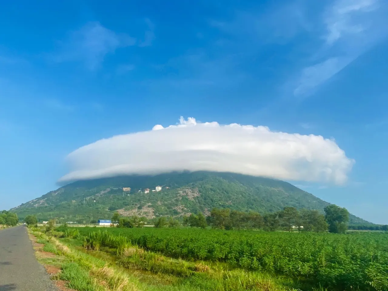 Núi Bà Đen (Tây Ninh) đã đến mùa săn mây đẹp nhất trong năm