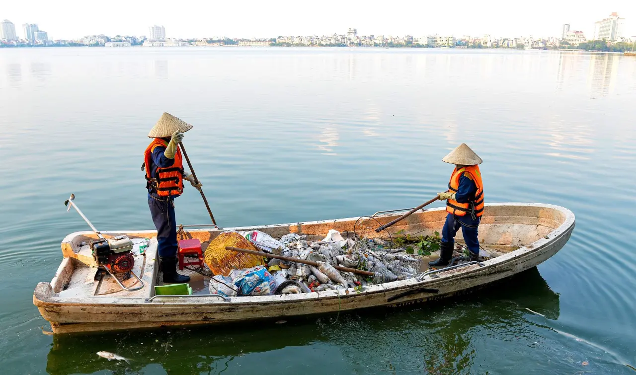 Quy hoạch Thủ đô: Kết quả sau 4 tháng thực hiện và 18 cuộc trao đổi – Bài 2: Không để tiền của xã hội trôi mãi theo dòng nước thải