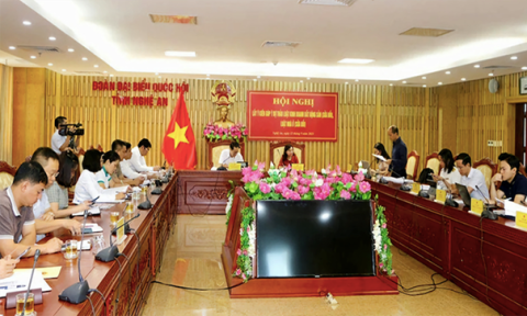 Đoàn ĐBQH tỉnh Nghệ An lấy ý kiến góp ý vào dự thảo sửa đổi Luật Kinh doanh Bất động sản và Luật Nhà ở