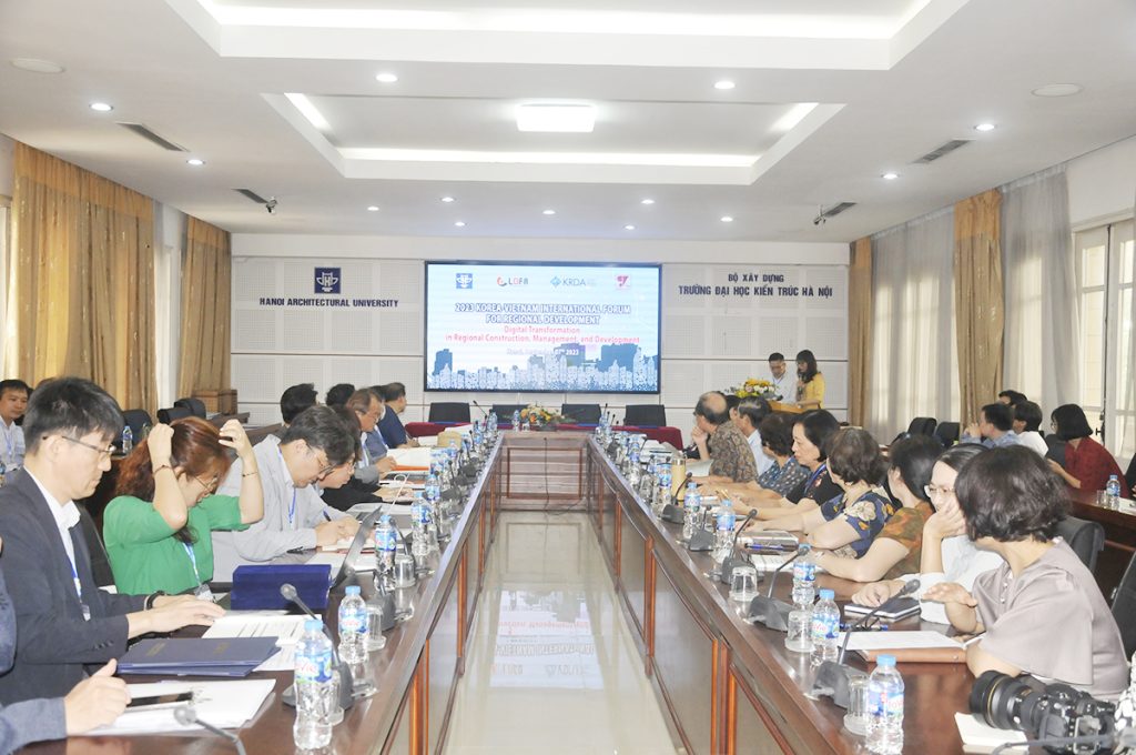 Hội thảo “Chuyển đối số trong xây dựng, quản lý và phát triển vùng”