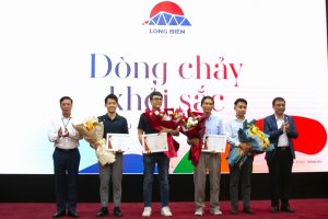 Hà Nội:  “Dòng chảy khởi sắc – Dấu ấn Long Biên” giành giải nhất sáng tác logo quận