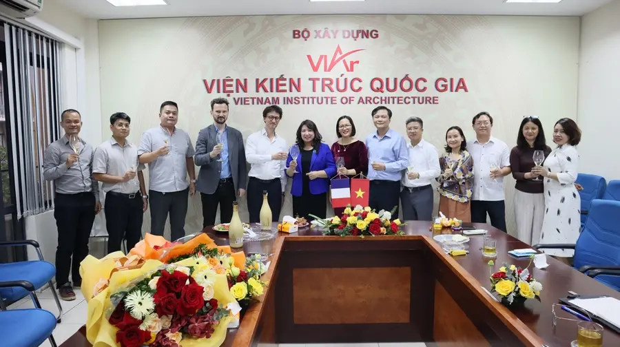 Viện Kiến trúc Quốc gia làm việc với Tập đoàn AREP – Cộng hòa Pháp
