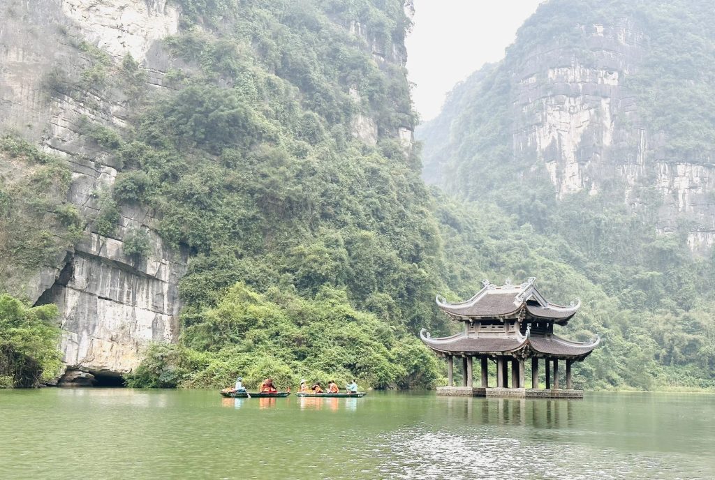 Xây dựng đô thị di sản Hoa Lư – Nhìn từ mục tiêu thiên niên kỷ của UNESCO