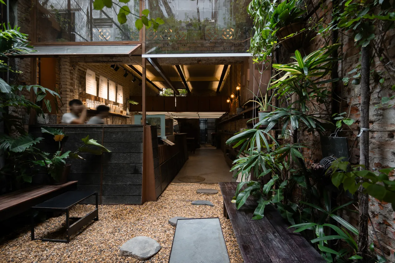O Plant-based Tôn Thất Đạm Cafe Restaurant