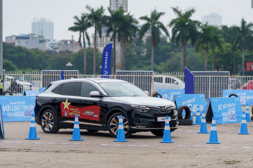 Chuyên gia đánh giá VinFast “tháo đúng nút thắt” tâm lý người dùng với sự kiện “Thu xăng – Đổi điện”