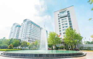 Bệnh viện Đa khoa Phương Đông ghi dấu ấn với vị trí Top 3 toàn quốc năm 2025