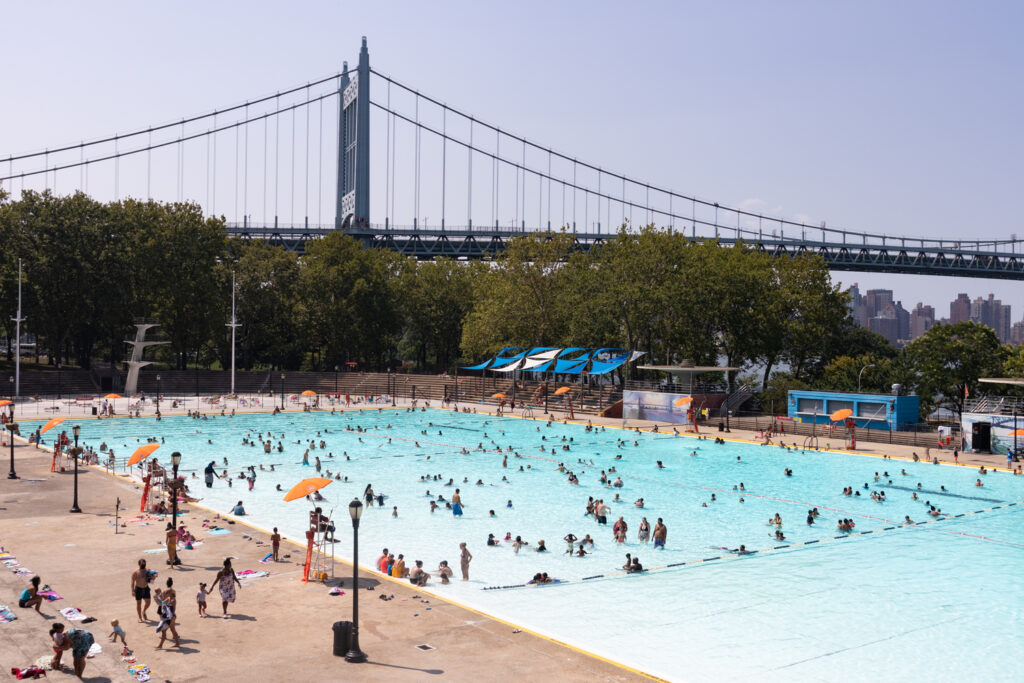 Hồ bơi như không gian công cộng: Vai trò của bơi lội trong thành phố