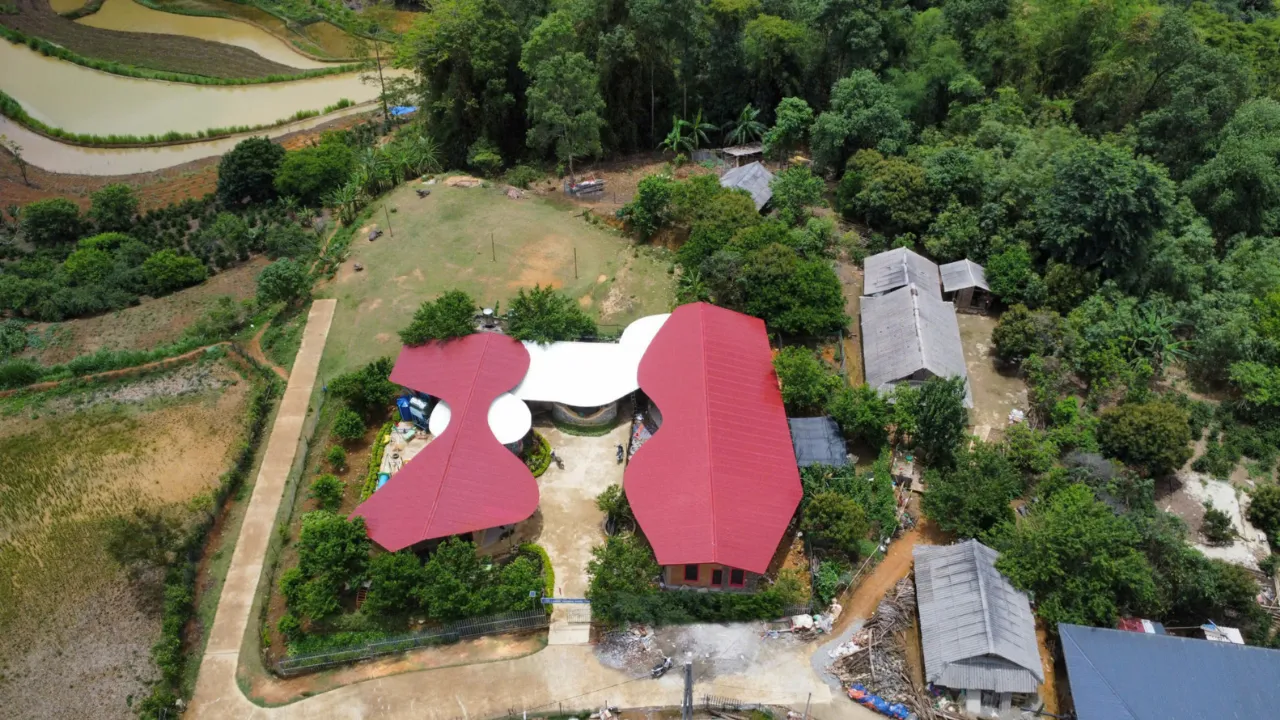 Trường Mẫu giáo và Tiểu học Háng Tàu