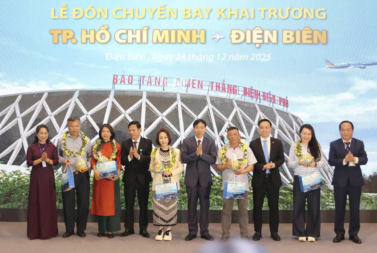 Chuyến bay đầu tiên kết nối TP.HCM – Điện Biên của Vietnam Airlines chính thức cất cánh
