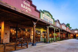 Americano Coffee Phan Trung: Tái hiện tinh thần Cowboy Texas trong mô hình F&B đô thị