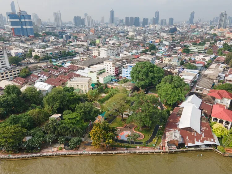 Nhiệt năng như một đối tác thiết kế: Cây xanh, đất đai và hành lang gió như cơ sở hạ tầng làm mát.