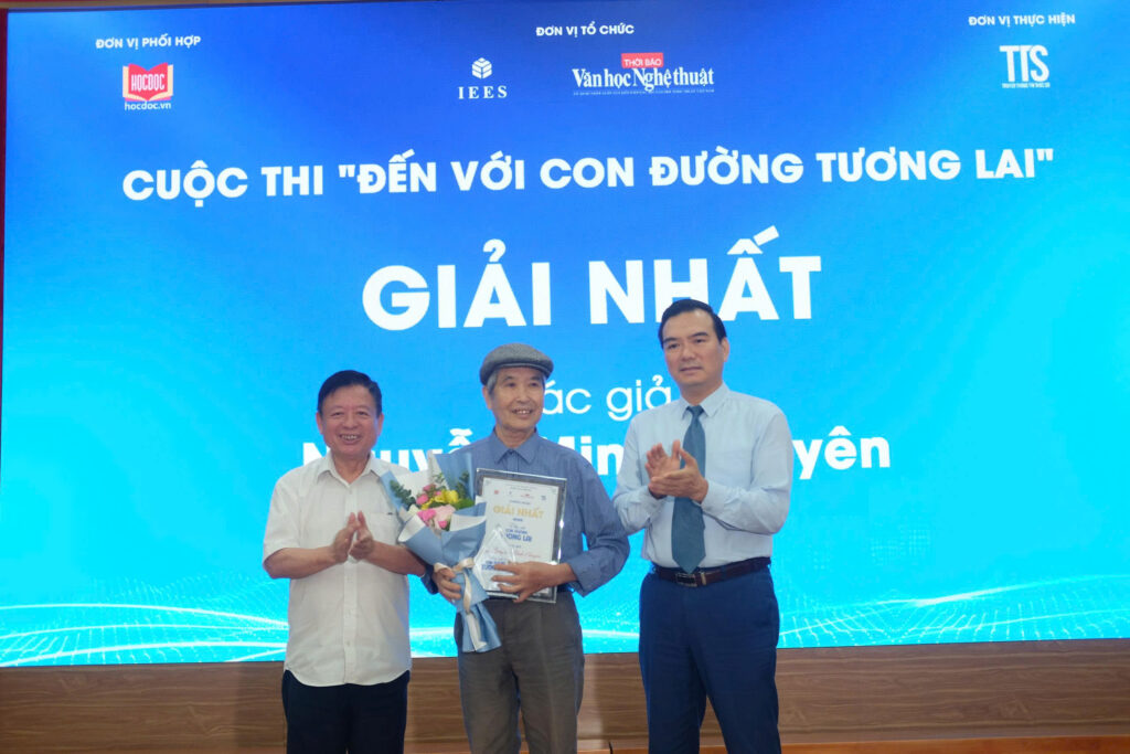 Trao giải Cuộc thi “Đến với Con đường tương lai”